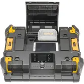 DeWalt DWST1-81078 TSTAK radio met oplaadfunctie 230V/10,8V/12V/18V/54V Li-ion