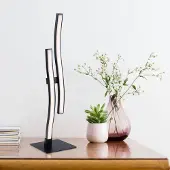 Näve LED-tafellamp Onda, zwart, Woon-/ Eetkamer, metaal, Modern, LED tafellamp