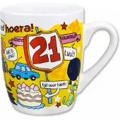 Paper Dreams mok cartoon-stijl 21 jaar keramiek 325ml groen/wit
