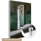 MuchoWow Glasschilderij 120x160 cm - Schilderij acrylglas - Stoel - Steen - Deur - Architectuur - Foto op glas - Schilderijen
