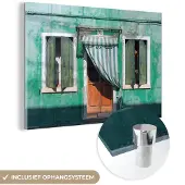 MuchoWow Glasschilderij 180x120 cm - Schilderij acrylglas - Architectuur - Groen - Deur - Huis - Luiken - Foto op glas - Schilderijen
