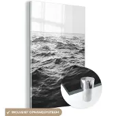 MuchoWow Glasschilderij 120x180 cm - Schilderij acrylglas - Zee - Water - Natuur - Zwart wit - Foto op glas - Schilderijen