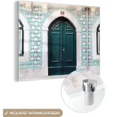 MuchoWow Glasschilderij 120x90 cm - Schilderij acrylglas - Deur - Hout - Groen - Huis - Foto op glas - Schilderijen