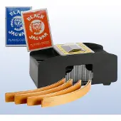 DOBENO Deluxe Kaartspel Set: Kaartschudmachine, 2 Pakjes Speelkaarten & 4 Houten Kaarthouders