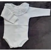 Babidu Romper 1117 wit | lange mouw | royale ruchekraag | 9 maand | maat 74
