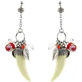 Behave oorbellen zilverkleur met rode hangers en tand 9,7 cm