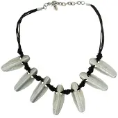 Behave - Korte Artistieke Ketting - Mat Zilverkleurige Vintage metalen Hangers