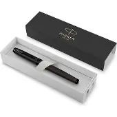 Parker IM vulpen | Matzwart met zwart detail | Medium punt met blauw inktpatroon | Geschenkdoos