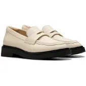Clarks Splend Rand Crème Leren Schoenen