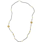 Behave – Lange ketting okergeel taupe – Boho look – Zomerse stijl