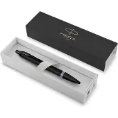 Parker IM Vibrant Rings balpen | satijn zwarte lak met amethist paarse details | medium punt met blauwe inkt navulling | geschenkdoos