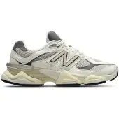 New Balance 9060 Sneakers Heren - Beige - Maat 41.5 - Suède