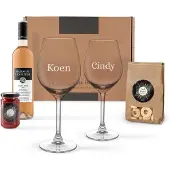 Yoursurprise Rosé wijn borrelpakket met gegraveerde glazen