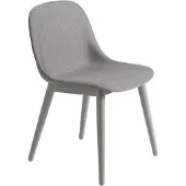 Muuto Fiber Side Chair stoel met houten poten Remix 133-grey