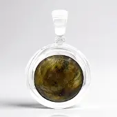 Cavill - Zilveren Hanger met 8,45 ct Ronde Cabochon Labradoriet uit Madagaskar - 925 Sterling Zilver - Elegante Bezel Zetting - 32x21 mm