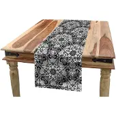 Abakuhaus Mandala Tafelloper – Ethnisch patroon – 40x300 cm, zwart-wit