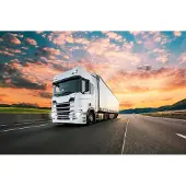 Karo-art 416cm X 254cm - Fotobehang - Vrachtwagen met prachtige achtergrond, Truck, 11 maten, inclusief behanglijm