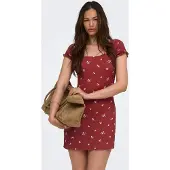 ONLY Jurk 'ONLHillary' rood