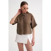MixRay Korte Mouw Crop Shirt met Steenaccessoires