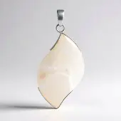 Cavill - 925 Sterling Zilveren Hanger - 33 ct Witte Agaat Fancy Cabochon - Rhodium Verzilverd - Elegant Bali Bladmotief Design - Natuurlijk Sieraad