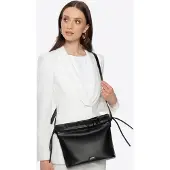 WITTCHEN Dames crossbody tas met decoratieve strikken, zwart, eco-leer