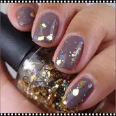 O.P.I. nail laquer, i reached my gold