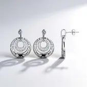 Cavill - Zilveren Oorbellen 925 Sterling Zilver - Nigeriaanse Zirkonia 1,482 ct - Ronde Slijpvorm - Bezel Zetting - Elegante Zilveren Sieraden Vrouw
