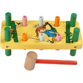 Peppi Pitkätossu Kinderboeken Langkous hamerbank houten speelgoed bankje.