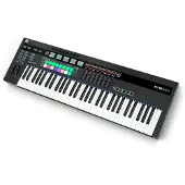 Novation 61SL MkIII - MIDI Keyboard Controller - 61 Toetsen Semi-Gewogen - 8-Track Sequencer - CV/Gate - USB