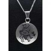 MOOYE ® - Collectie Zilveren Indiaan Kokopelli rond enkel hopi style ketting hanger