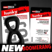 Hünkyjunk - Boomerang - Dubbele Cockring met Ballstretcher - Zwart