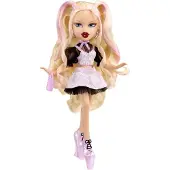 Bratz Stylin’ Birthdayz Cloe - Modepop 28 cm met feestkleding en unisex XL T-shirt - Vanaf 4 jaar