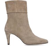 Manfield Taupe suède enkellaarsjes met hak | Maat 39