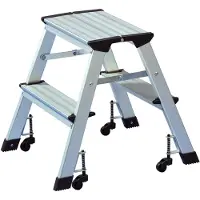 Wedo 215 1. Opklapbare trap van aluminium. Draagvermogen: 150 kg