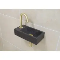 Mueller Small natuursteen fonteinset links met gouden gebogen fonteinkraan en toebehoren