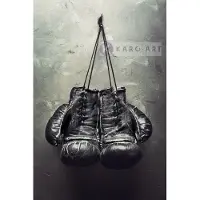 Karo-art Schilderij - Oude bokshandschoenen , Zwart wit , 3 maten , Wanddecoratie
