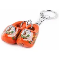 Matix - sleutelhanger - met oranje paar klompjes - per 6 stuks verpakt