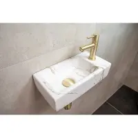 Mueller Mini Apa fonteinset rechts met wit marmeren fontein en gouden kraan