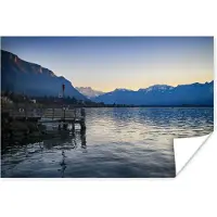 PosterMonkey Poster Zonsondergang achter de Alpen bij het meer Meer van Genève - 30x20 cm