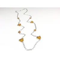 Sophie lange zilveren halsketting collier halssnoer gerhodineerd Model Vlinder en Bol met amber bruine stenen