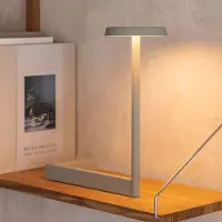 Vibia Design tafellamp Flat, dimbaar, groen, Woon-/ Eetkamer, metaal, Modern, tafellamp