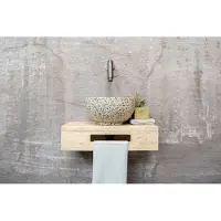 Saniclear Seba fonteinset met eiken plank, zwart-witte terrazzo waskom en verouderd ijzer kraan voor in het toilet