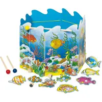 Goki VISSERSPEL diam.30cm, 19-delig, met 2 hengels met magneetje, hout, 3+