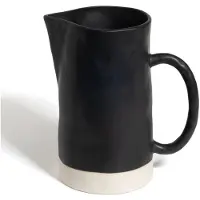 The Table Waterkan Atelier Laag Black Pepper