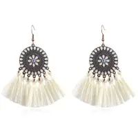 Deja Jewels Bohemian Ibiza oorbellen hangers met katoenen kwastjes kleur wit