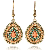 Deja Jewels Goudkleurige Bohemian druppelvorm dames oorbellen multicolor roze steen