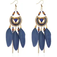 Deja Jewels Bohemian oorhangers rond met blauwe veren en kralen 105 mm