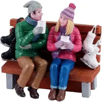 Lemax Caddington Village Kerstdorpminiatuur Hot Chocolate Drinkers (warme Chocolademelk Drinkers) 4 X 6 X 5,6 Cm