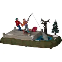 Lemax Too Big A Catch battery operated (4.5V) Kerst