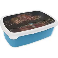 MuchoWow Broodtrommel Blauw - Lunchbox - Brooddoos - Een afbeelding van vuurwerk in Singapore tijdens oud en nieuw - 18x12x6 cm - Kinderen - Jongen